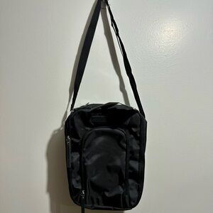 Greg Norman Collection Black Travel Bag (B1)